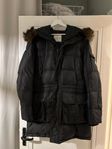 Svart Moncler vinterjacka storlek 5 XL