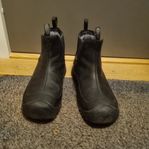 Keen Chelsea boots