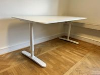 IKEA Skrivbord – 160 x 80 cm, Justerbar höjd (manuell)