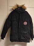 Canada Goose expedition parka, svart, XL nypris över 20.000