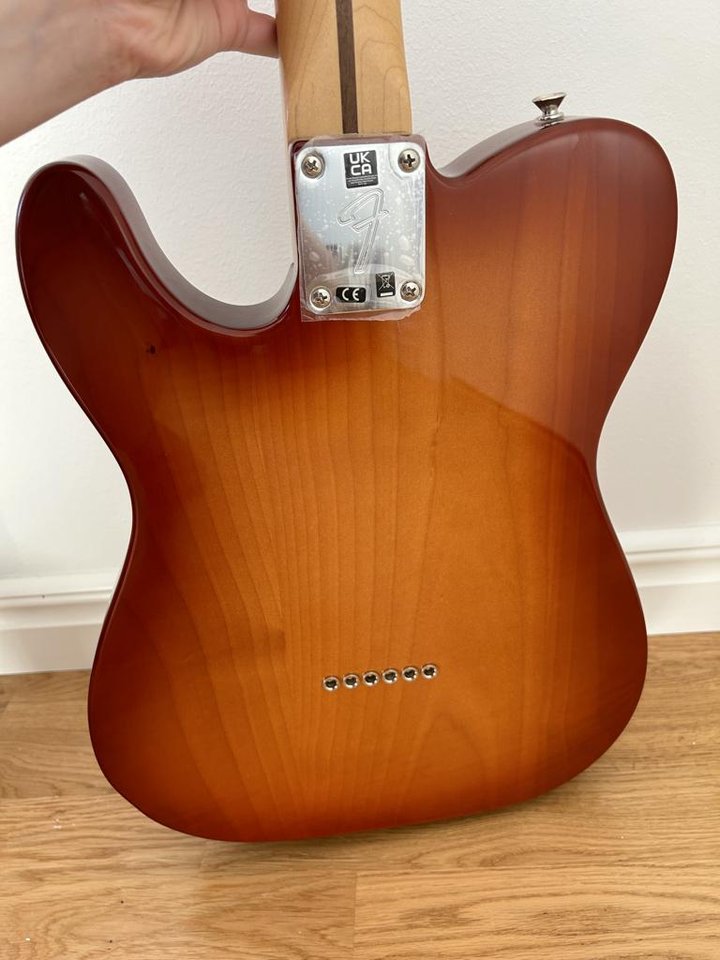 Fender Telecaster helt ny frå...