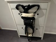 Bärsele Ergobaby 360 svart/beige