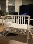 Baby side crib (inkl madrass) 