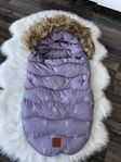 Buddy & hope Faux Fur Patterned Footmuff Lilac åkpåse lila