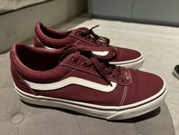 nya vinröda Vans storlek 39