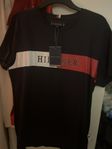 Svart t-shirt från Tommy Hilfiger