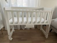 bedside crib 