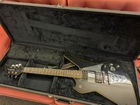 Washburn Paul Stanley Signature Model PS500 inkl. Hard Case.