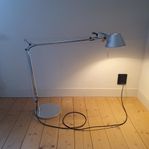 Artemide Tolomeo aluminium bordslampa