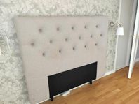 Sänggavel i beige färg (160cm)