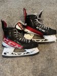 CCM FT4 PRO Sr stl 7 skridskor inkl extraskenor 