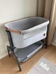 Bedside crib, babygym, aktivitetsgym, bärsele, mobil & nest