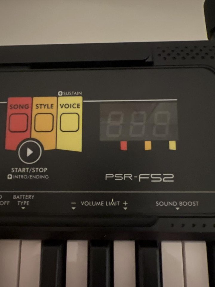 Yamaha psr-f52 keyboard med s...