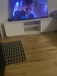 TV-bänk glansig vit