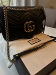 GG marmont medium matelasse shoulder bag