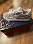 Grå Reebok Club C Revenge Kids helt nya