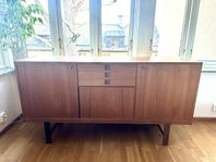 Sideboard i teak, mycket fin och fint skick!