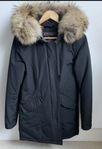 WOOLRICH svart vinterjacka dam