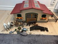 Schleich stall med tillbehör