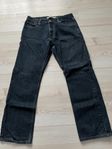 Levis jeans 514 str 33-30 bortskänkes