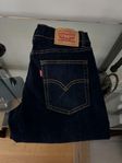 Nya Levis jeans modell 512 12A