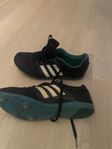 Spikskor allround Adidas