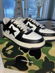 A BATHING APE SNEAKERS 