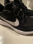 Nike Star Runner strl 39