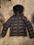 Moncler maya