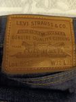 Levis jeans 38/32 mörkblåa