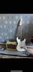 Squier sonic stratocaster mn arctic white (subzero v15g)