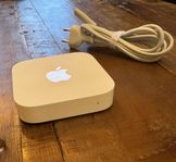 Apple AirPlay 2 Airport Express