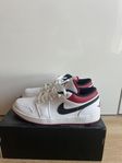 Nike Air Jordan Low White/Gym Red