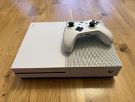 Xbox One S med handkontroll