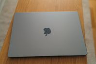 MacBook Pro M1 MAX, 16'' 1TB 32GB RAM.