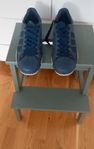 adidas sneakers i jättebra skick strl 40