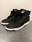 Vinterskor fordrade sneakers Puma storlek 38