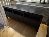 Hemnes TV-bänk och hyllor 