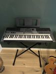 Yamaha PSR E443 med stativ