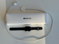 Apple Watch SE Svart 44 mm