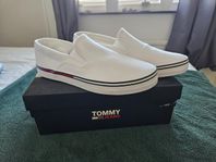 tommy skor