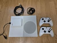 Xbox One S 500GB inkl Seagate 2TB lagring och två kontrolle