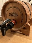 Grant’s whiskytunna i trä med tapp