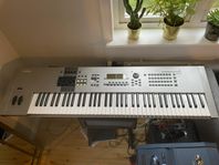 Yamaha motif 7 workstation