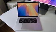 Macbook Pro 2016 15" 256gb hdd 16gb ram i7