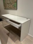 Ikea skrivbord, vit, 142x50 cm