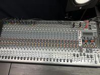 Mixerbord. Behringer Eurodesk SX3242FX