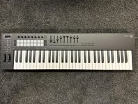 Midi-keyboard. Novation Launchkey 61