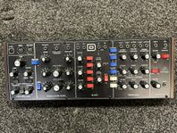 Synth. Behringer Model D