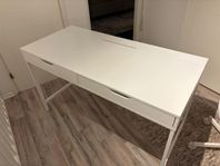 IKEA skrivbord / sminkbord Alex